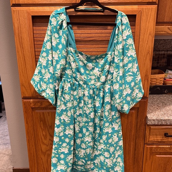 DAVI & DANI Dresses & Skirts - Davi and Dani Floral Teal Dress open back fully lined